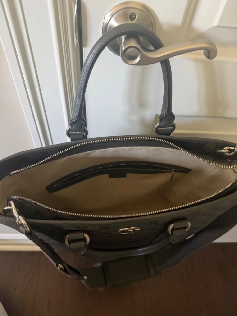 Like new Gucci bag